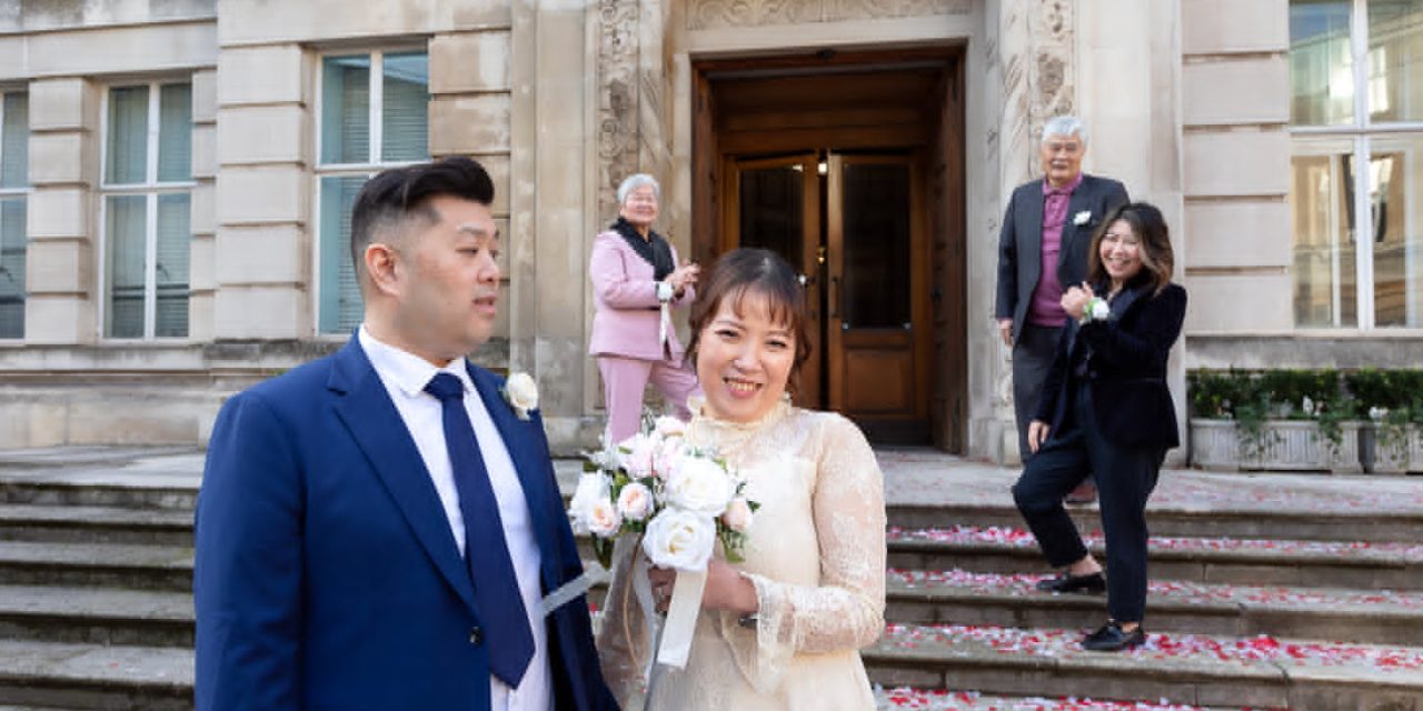 Hong Kong Couple’s Intimate Wedding at Wandsworth Town Hall, London | Wandsworth Town Hall 的溫馨小型婚禮