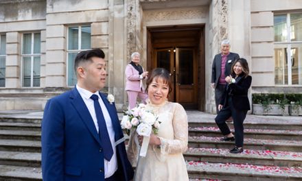 Hong Kong Couple’s Intimate Wedding at Wandsworth Town Hall, London | Wandsworth Town Hall 的溫馨小型婚禮